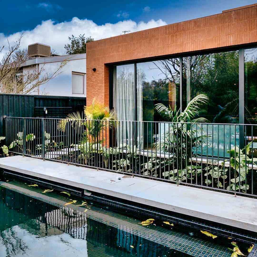 Heat-Pump-Pool-Heaters