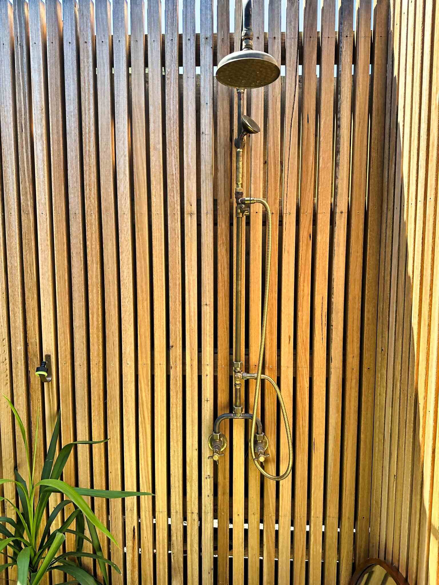 outside-renovatoins-Tapware-Installation-shower